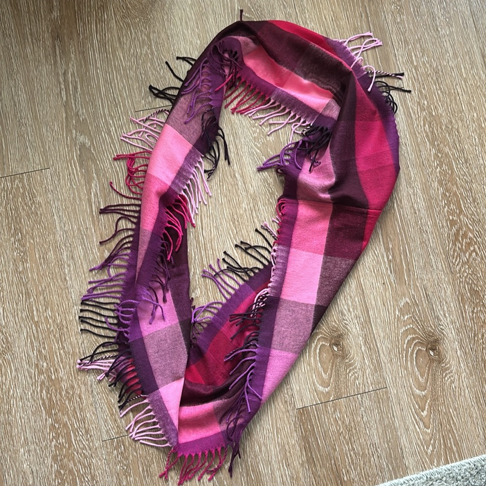 NWOT! V Fraas pink/purple plaid fringe cashmink infinity scarf